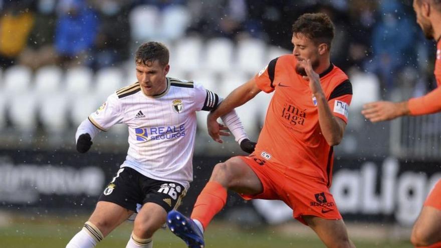 El Málaga cayó por 3-0 en El Plantío dando una penosa imagen.