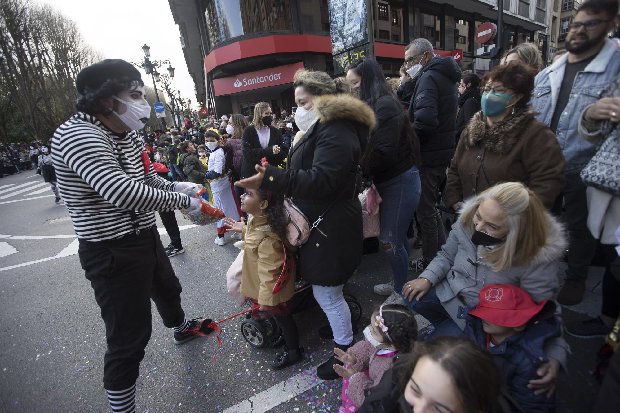 Galería de fotos: Así fue el gran desfile del carnaval en Oviedo