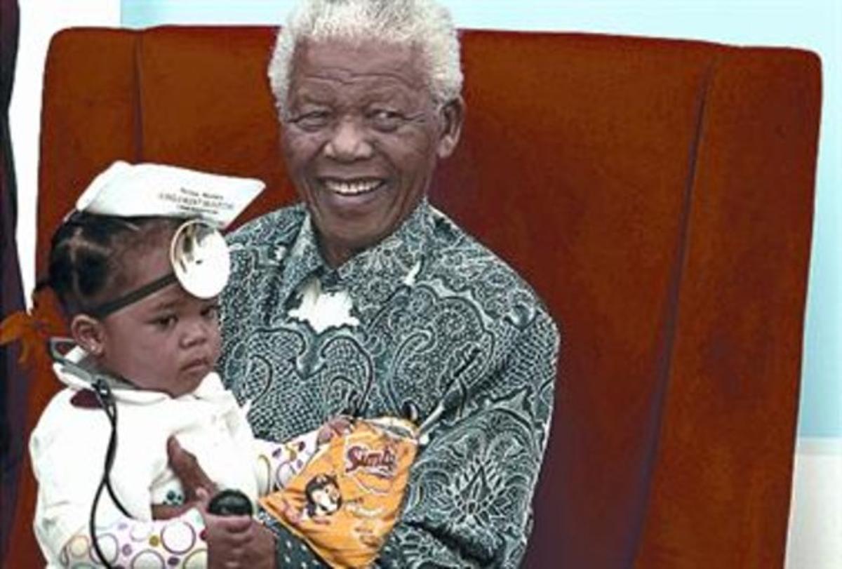 Nelson Mandela inaugura un hospital infantil a Johannesburg_MEDIA_1