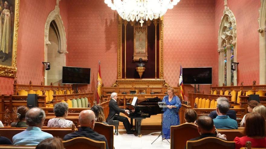 Medio centenar de personas asisten al primer concierto del ciclo 'Concerts a Palau'
