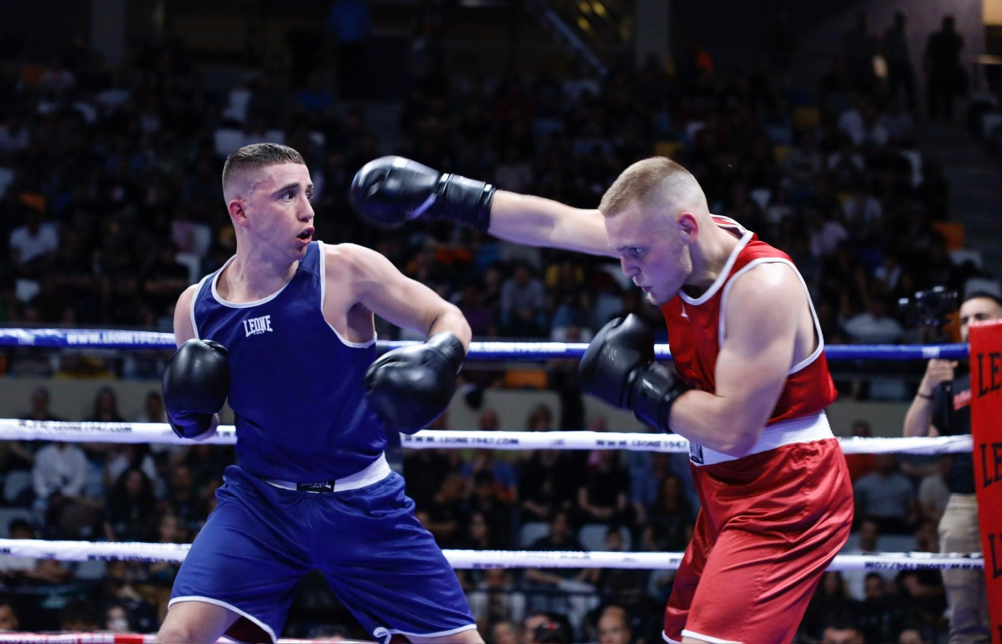 Velada de boxeo en el pabellón Siglo XXI