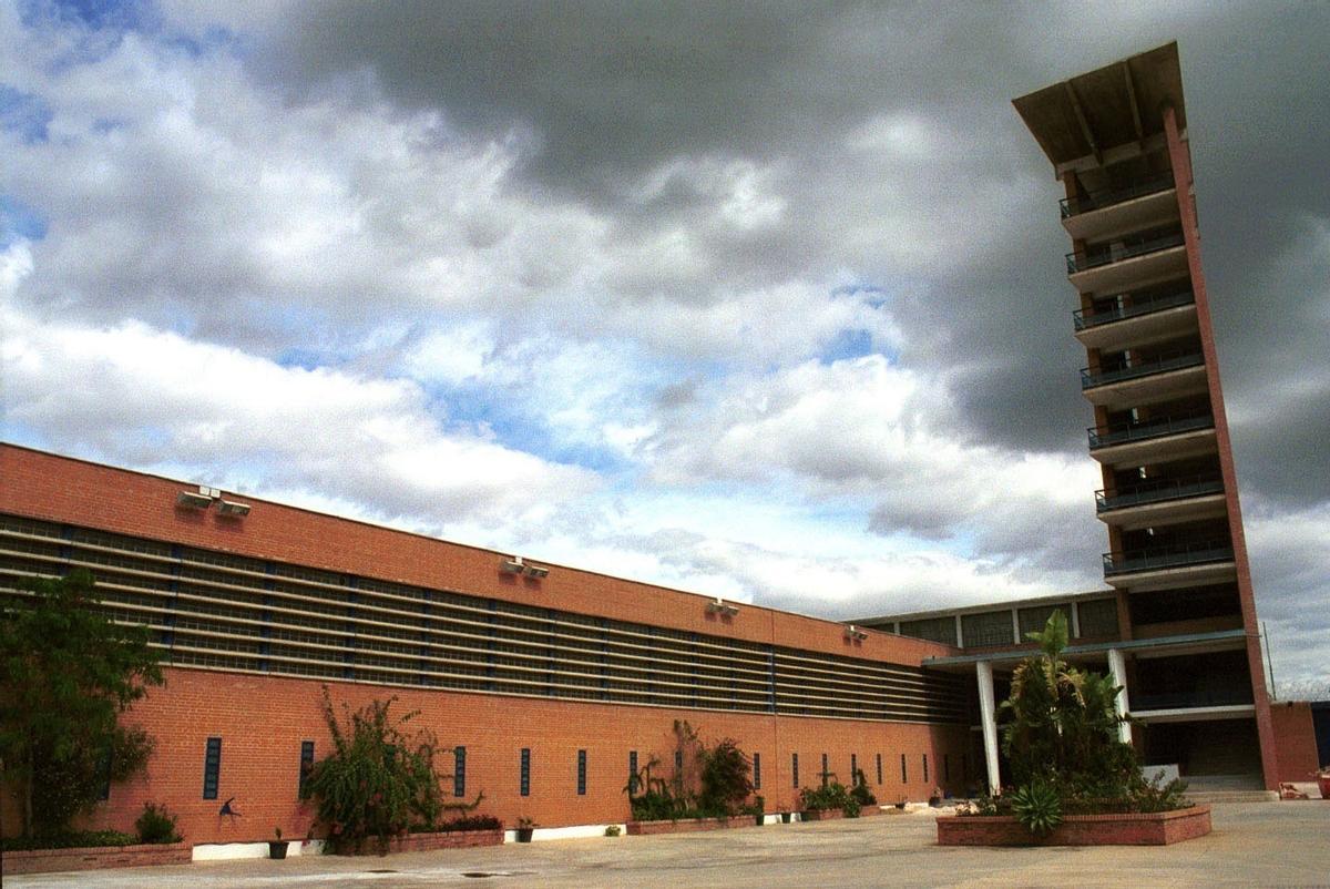 Exterior de la prisión de Alhaurín de la Torre.