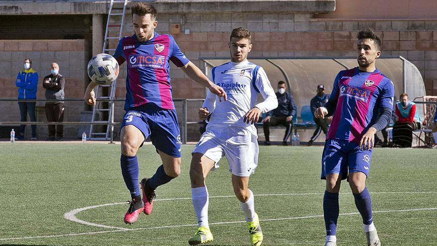 Abel volvió a jugar con la UD Alzira tras superar su lesión. | JOSÉ GÓMEZ