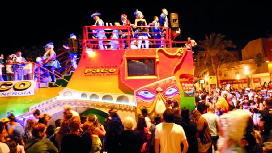 Vecindario despide el carnaval de la Isla