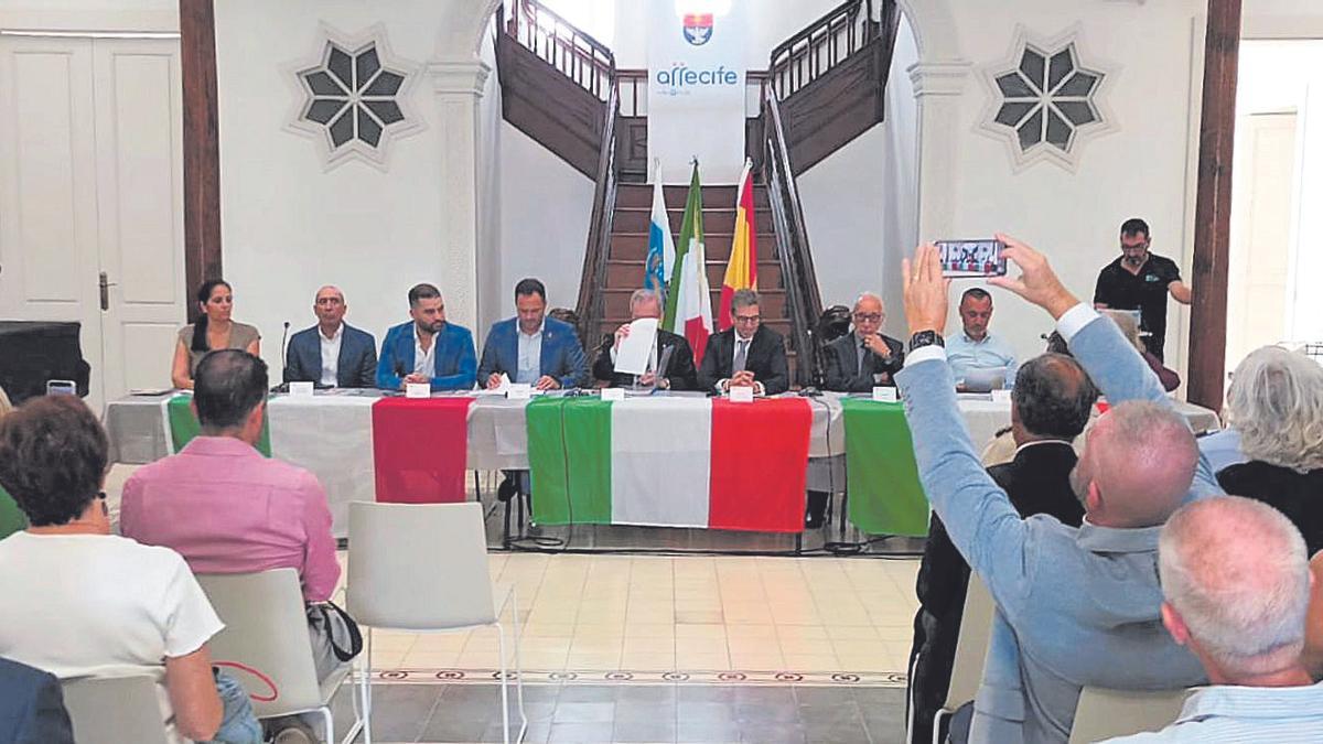 Inauguración de la Semana de la Cultura Italiana en Lanzarote, en la Casa de la Cultura de Agustín de la Hoz.