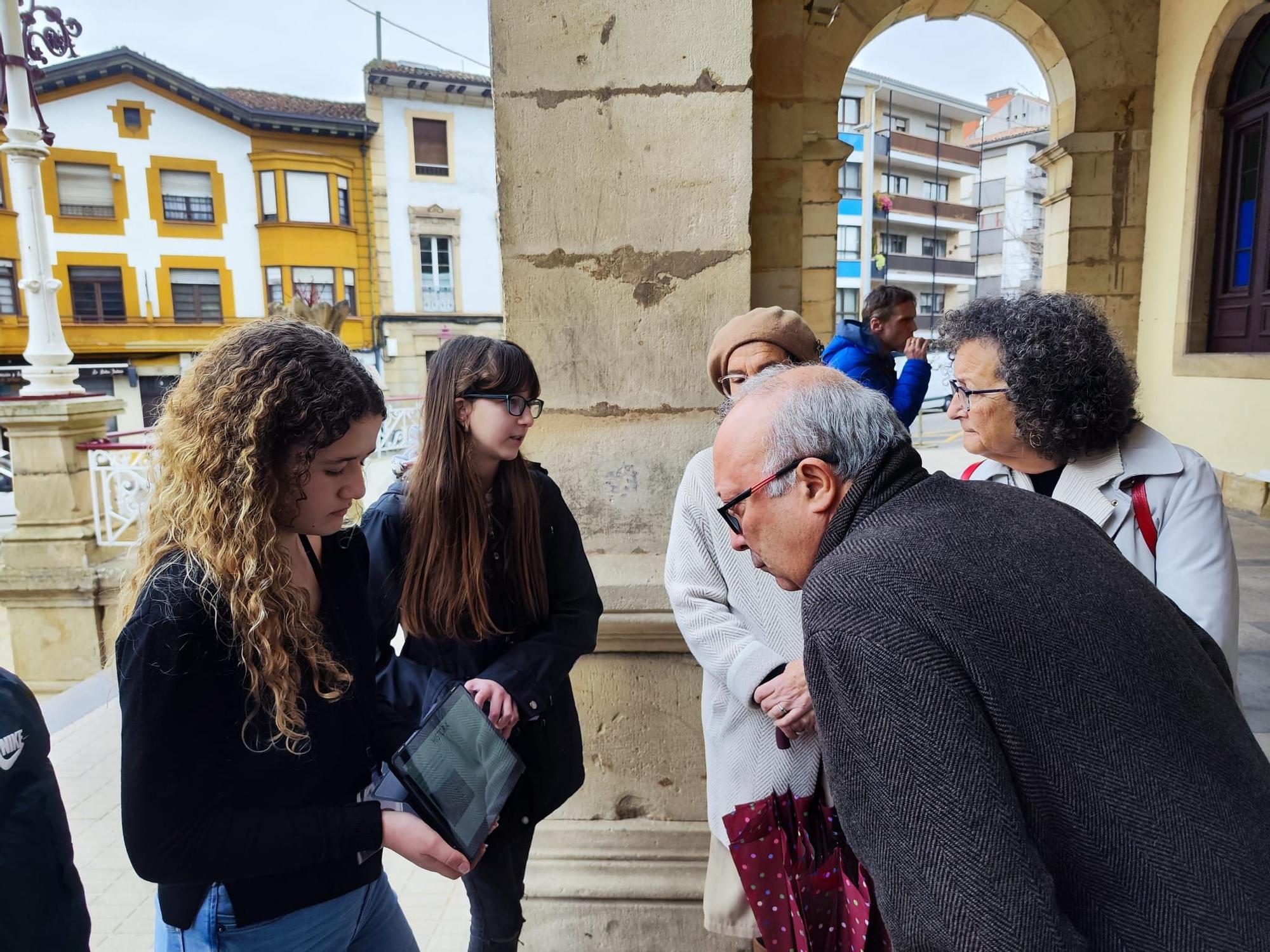 La historia medieval de Villaviciosa, de las aulas a las calles: así han ejercido los alumnos del instituto como guías turísticos