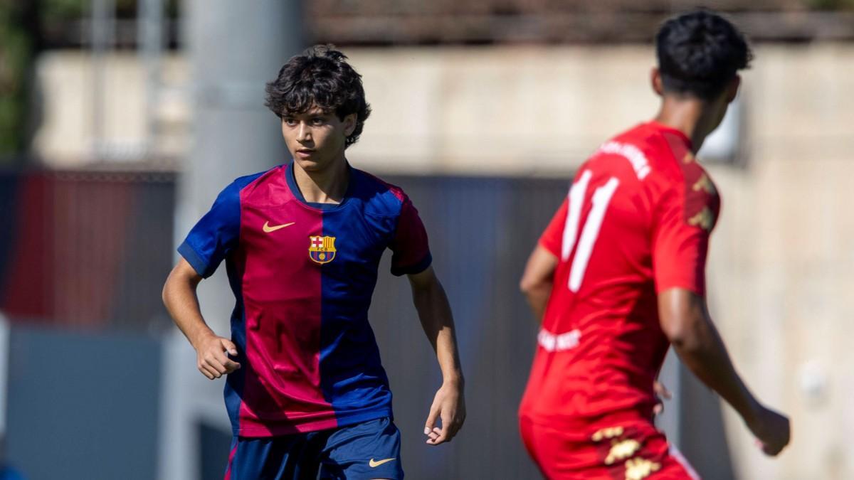 Adrián Guerrero ejerce normalmente de falso 9