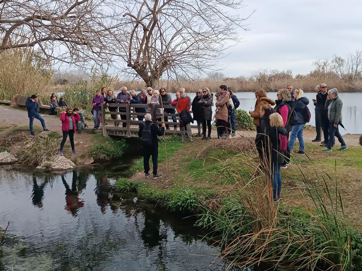 Els participants en la visita guiada van gaudir de les explicacions del representant de AE Agró, Enric Amer.