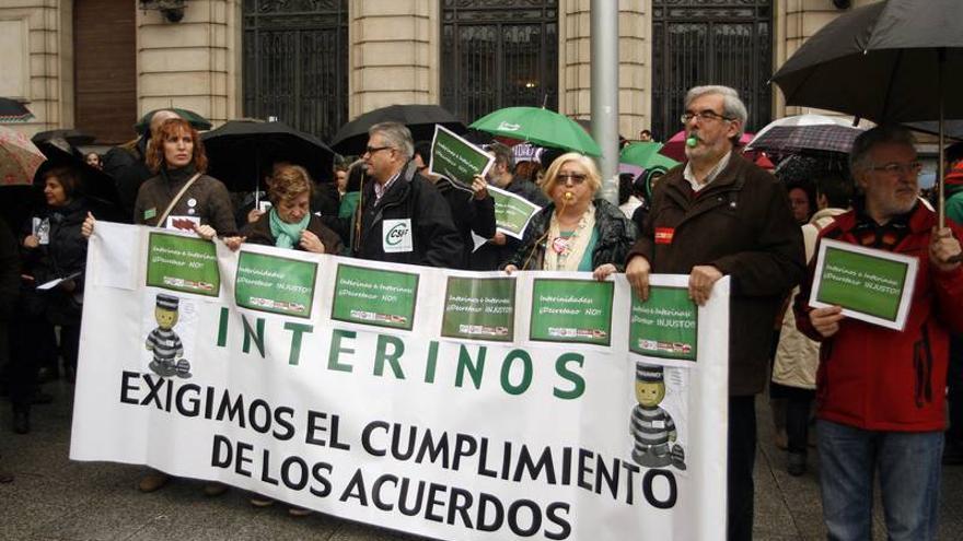 Educación abonará la paga del verano a unos 5.000 interinos