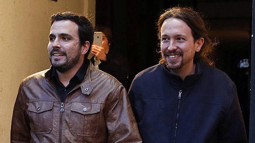 Alberto Garzón y Pablo Iglesias.