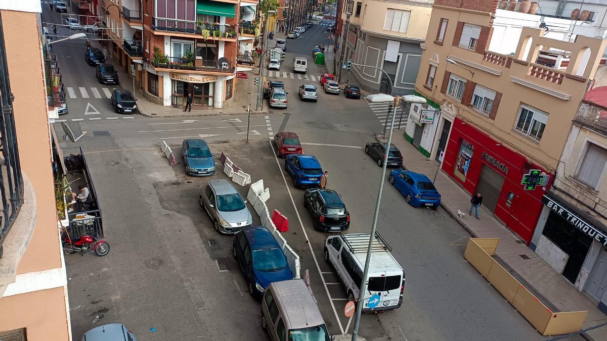La Plaça d'Alacant, después de la retirada de la gasolinera y antes de la pacificación del tráfico.