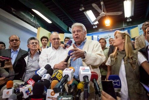 Felipe González decide abandonar Venezuela ante las trabas del chavismo.