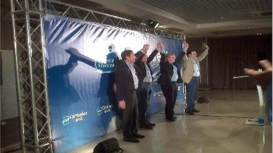 Gerardo Camps, Lloret, Serra y Flores, ayer, en el acto de La Vila Joiosa.