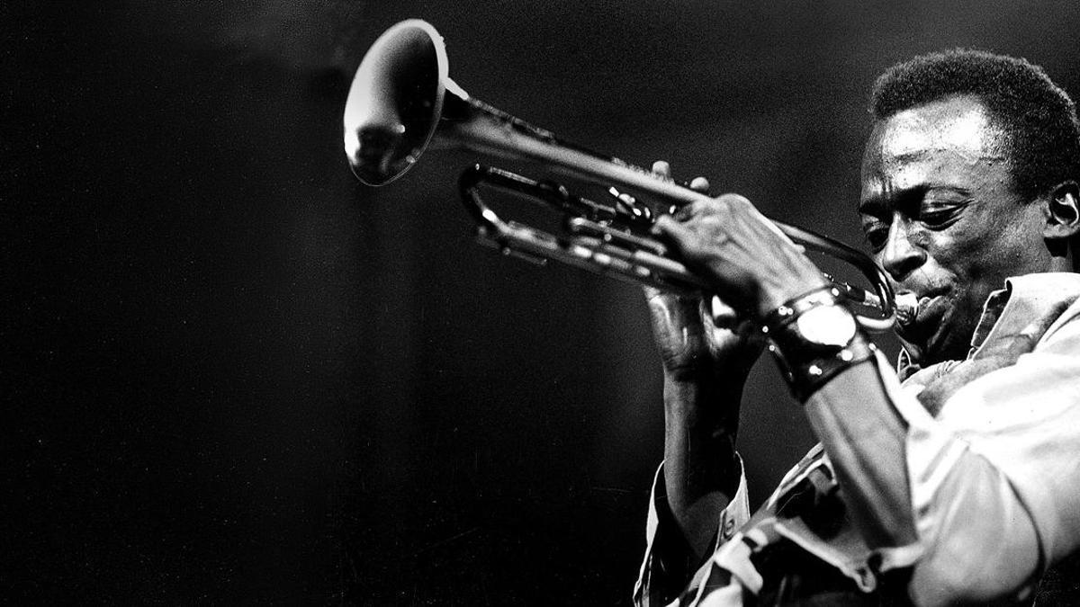 El trompetista y compositor estadounidense Miles Davis.