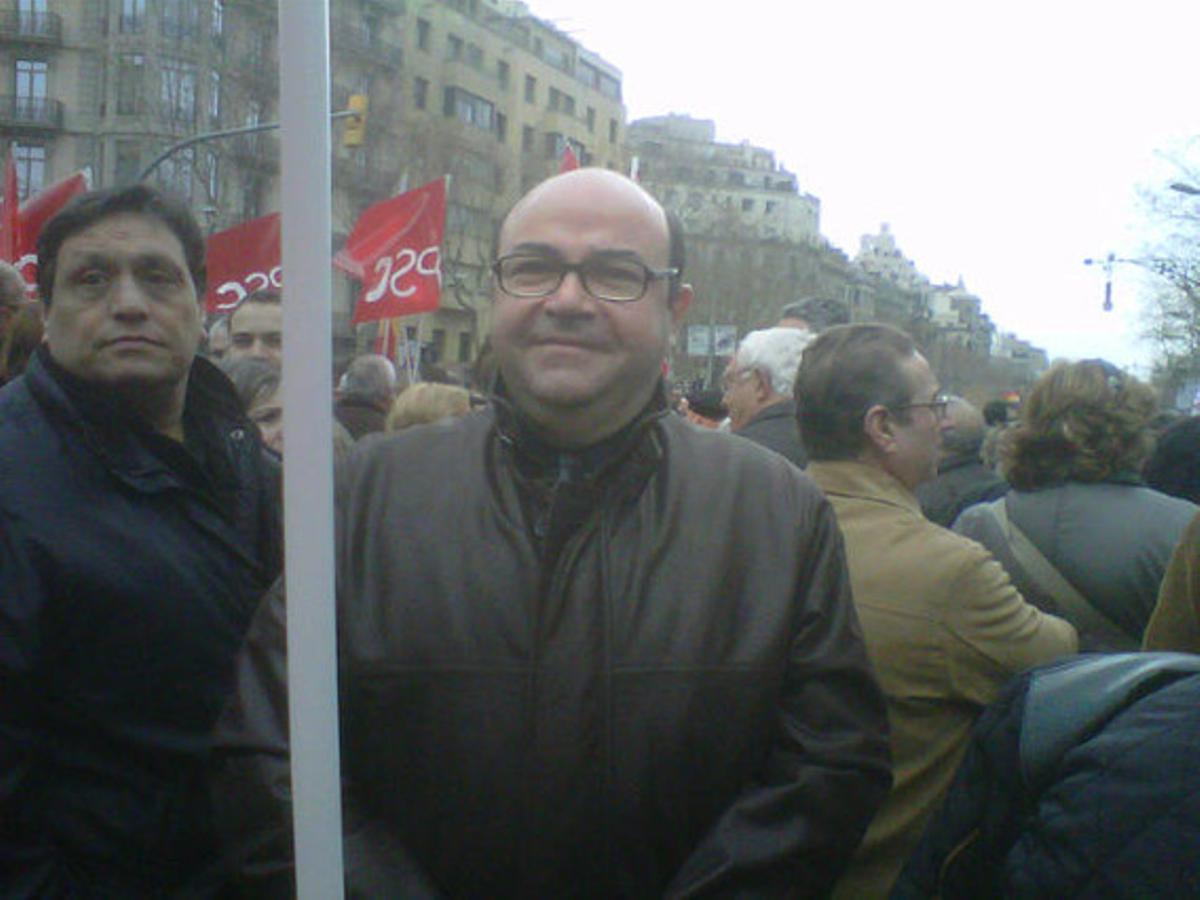 El nostre lector Josep Villaró no es va voler perdre la protesta a Barcelona. FOTO: FRANÇOISE DOMÍNGUEZ