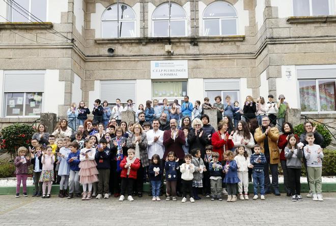 A RAG inicia no colexio O Pombal de Vigo a Primavera das Letras de Begoña Caamaño