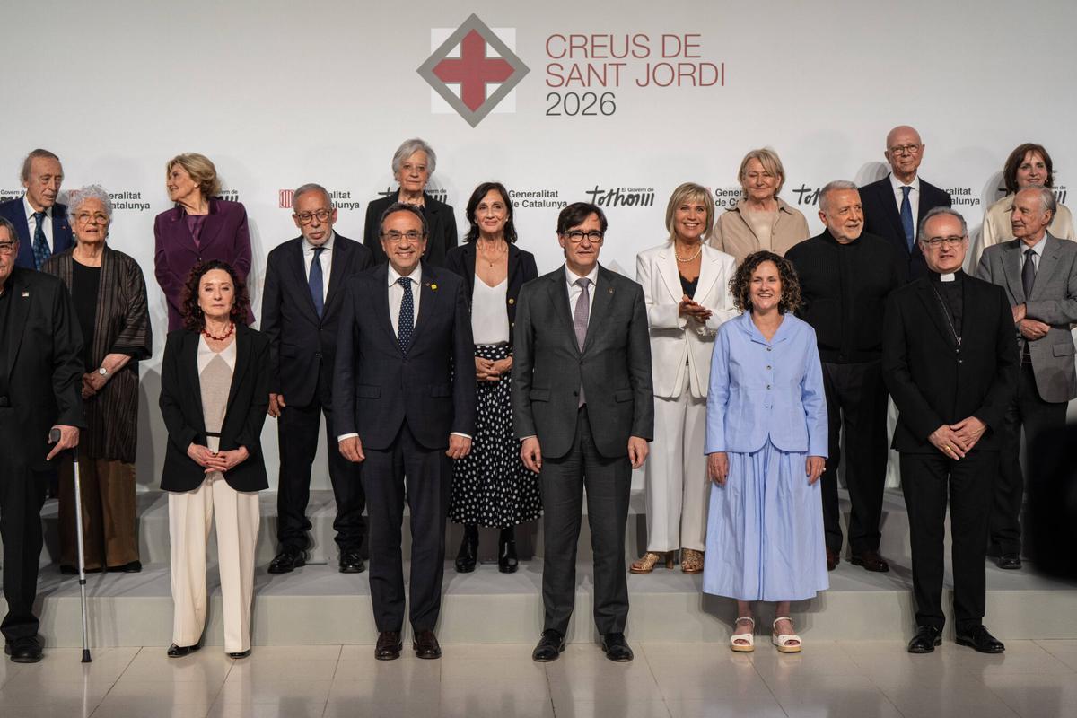 Foto de familia de la entrega de la Creu de Sant Jordi 2026.