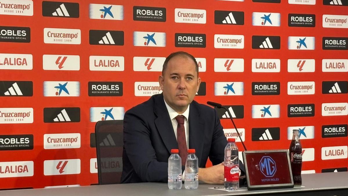 José Ignacio Navarro durante la rueda de prensa de fin del mercado.