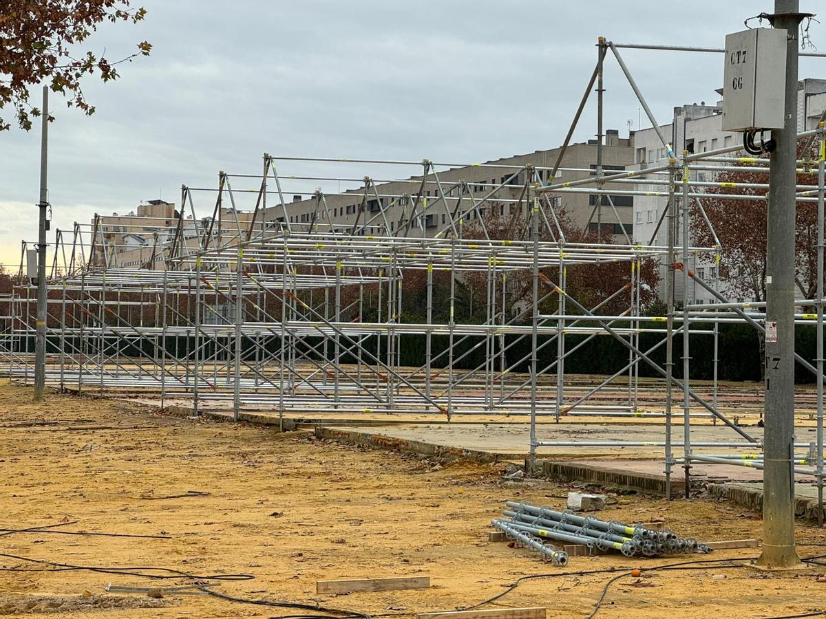 Montaje de las casetas de la Feria de Abril de Sevilla