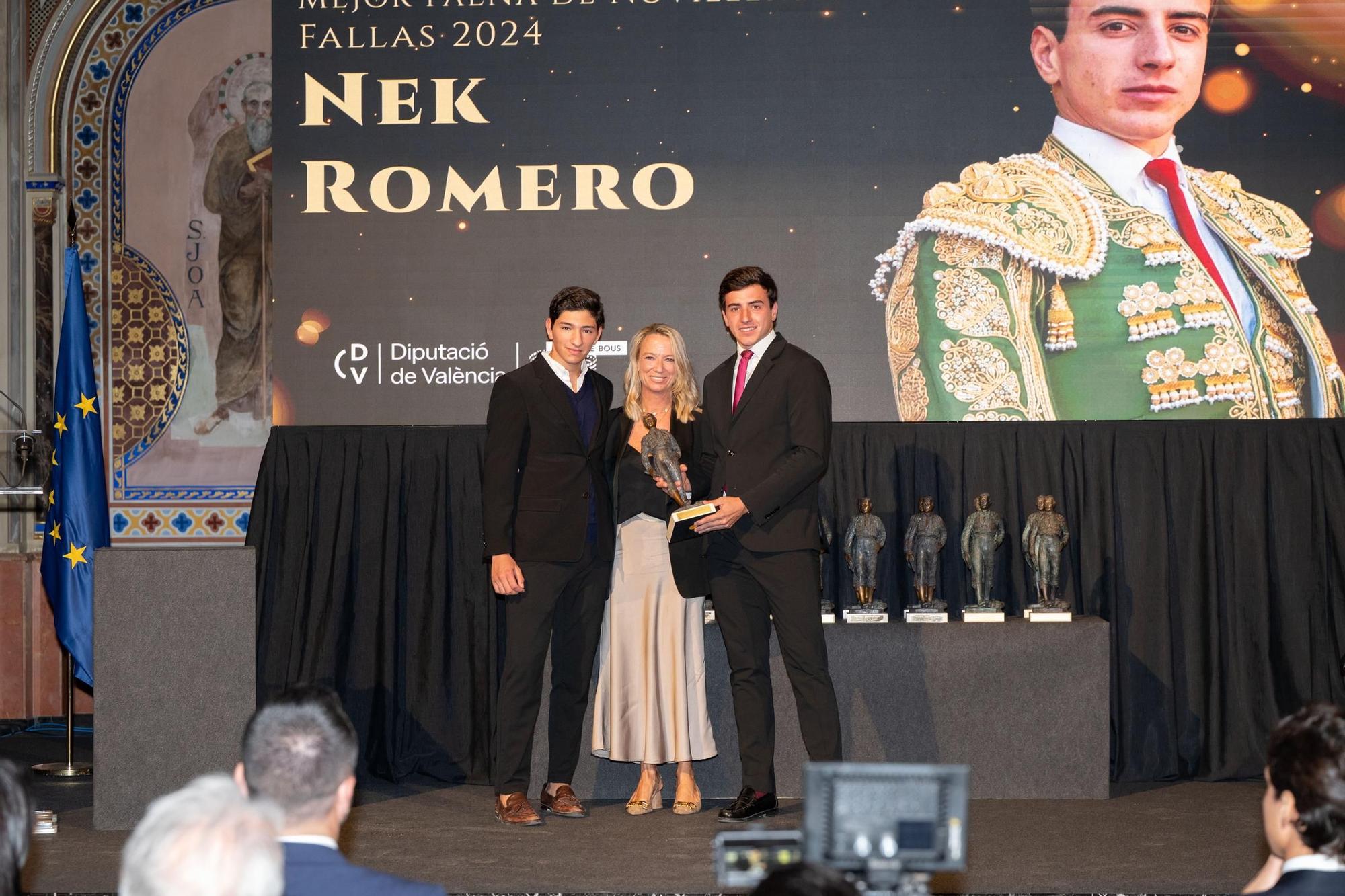 La gala de los premios taurinos de la Diputación de Valencia con Roca Rey, en imágenes