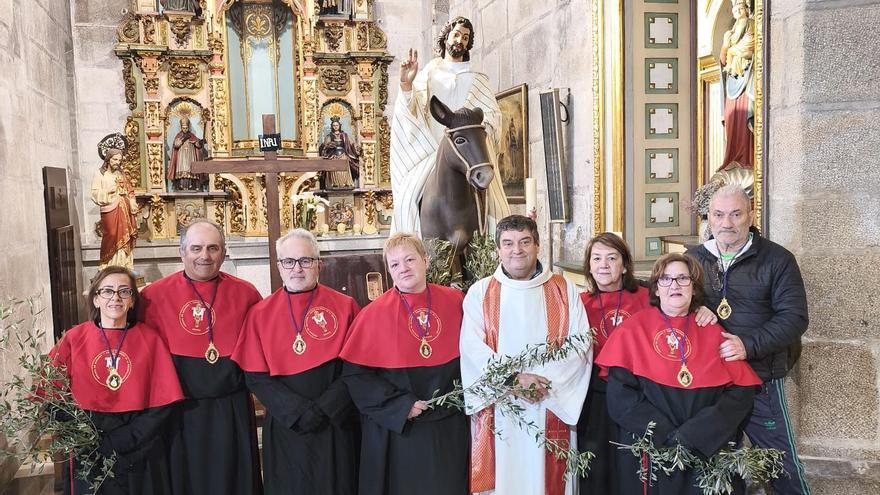 La Borrriquita de Bouzas vuelve a salir en procesión tras seis años