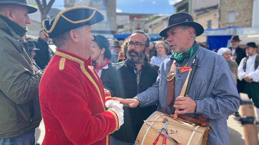 Vídeo | Villanueva de la Sierra celebra la edición 220 de su &#039;Fiesta del Árbol&#039;