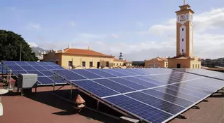 Diez instalaciones municipales de Santa Cruz de Tenerife tendrán placas fotovoltaicas