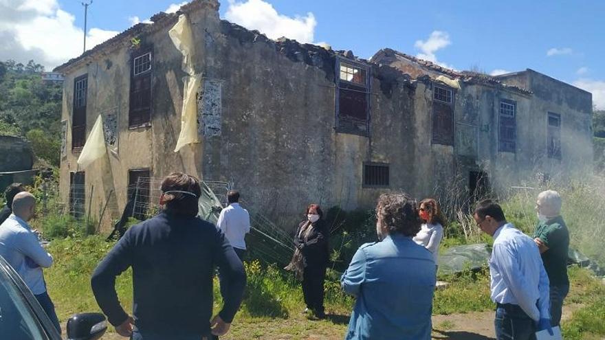 Reunión de la alcaldesa y los técnicos con representantes de la empresa encargada de la obra de la Casa Grande