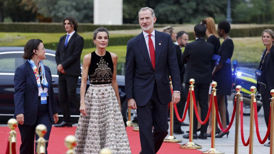 El rey Felipe VI y la reina Letizia llegan a una cena de gala organizada por el COI y la presidencia francesa en el Museo del Louvre, en los Juegos Olímpicos de París.