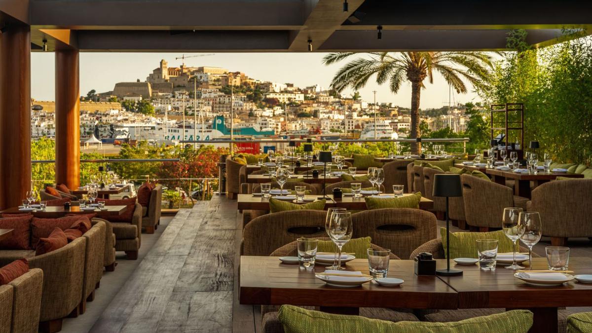 Espectacular vista panorámica del nuevo restaurante Zuma situado en el Ibiza Gran Hotel. | ZUMA