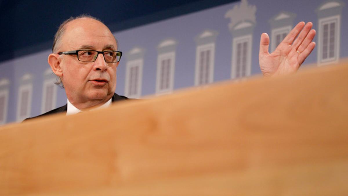 El ministro de Hacienda, Cristóbal Montoro, durante la presentación del balance de ingresos del 2012, este martes en Madrid.