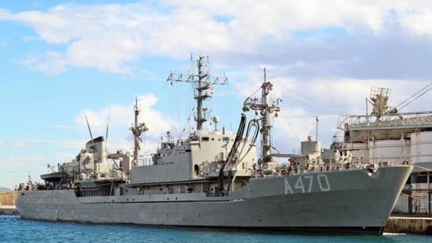 NATO-Kriegsschiffe in Palmas Hafen