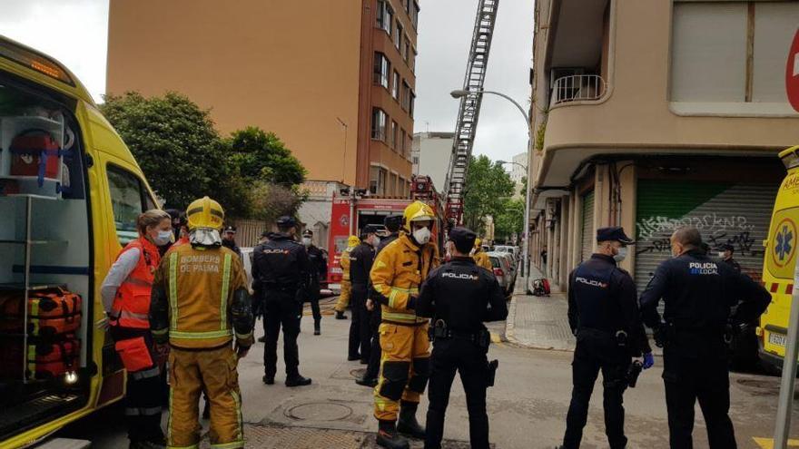 Frau springt nach Brand in Wohnhaus in Palma de Mallorca aus dem Fenster