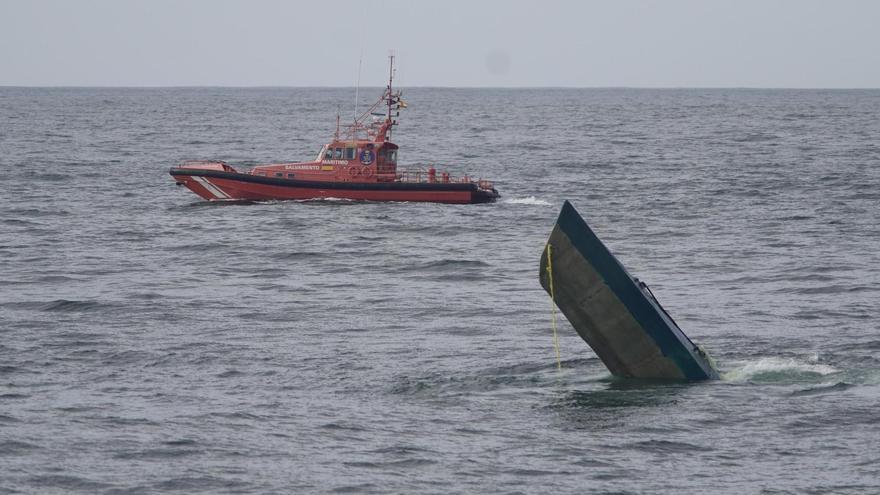Hallan un narcosubmarino en la ría de Camariñas y Muxía