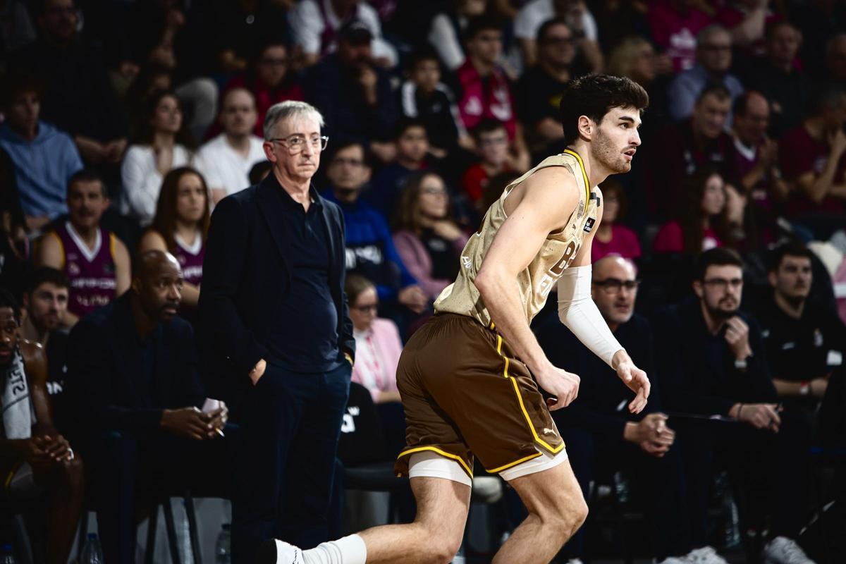 Moncho Fernández puede dejar más cerca la salvación si superan al Breogán