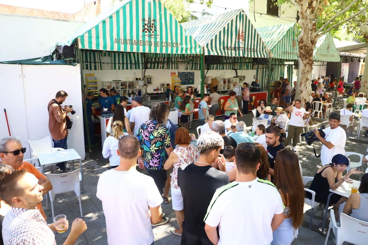 Córdoba Salmorejá, ambiente y cacharritos en el último día de la velá de la fuensanta