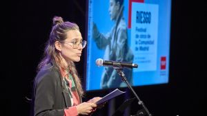 Eva Luna García-Mauriño, directora del Festival Riesgo, primer festival de circo de la Comunidad de Madrid, durante su presentación este lunes.