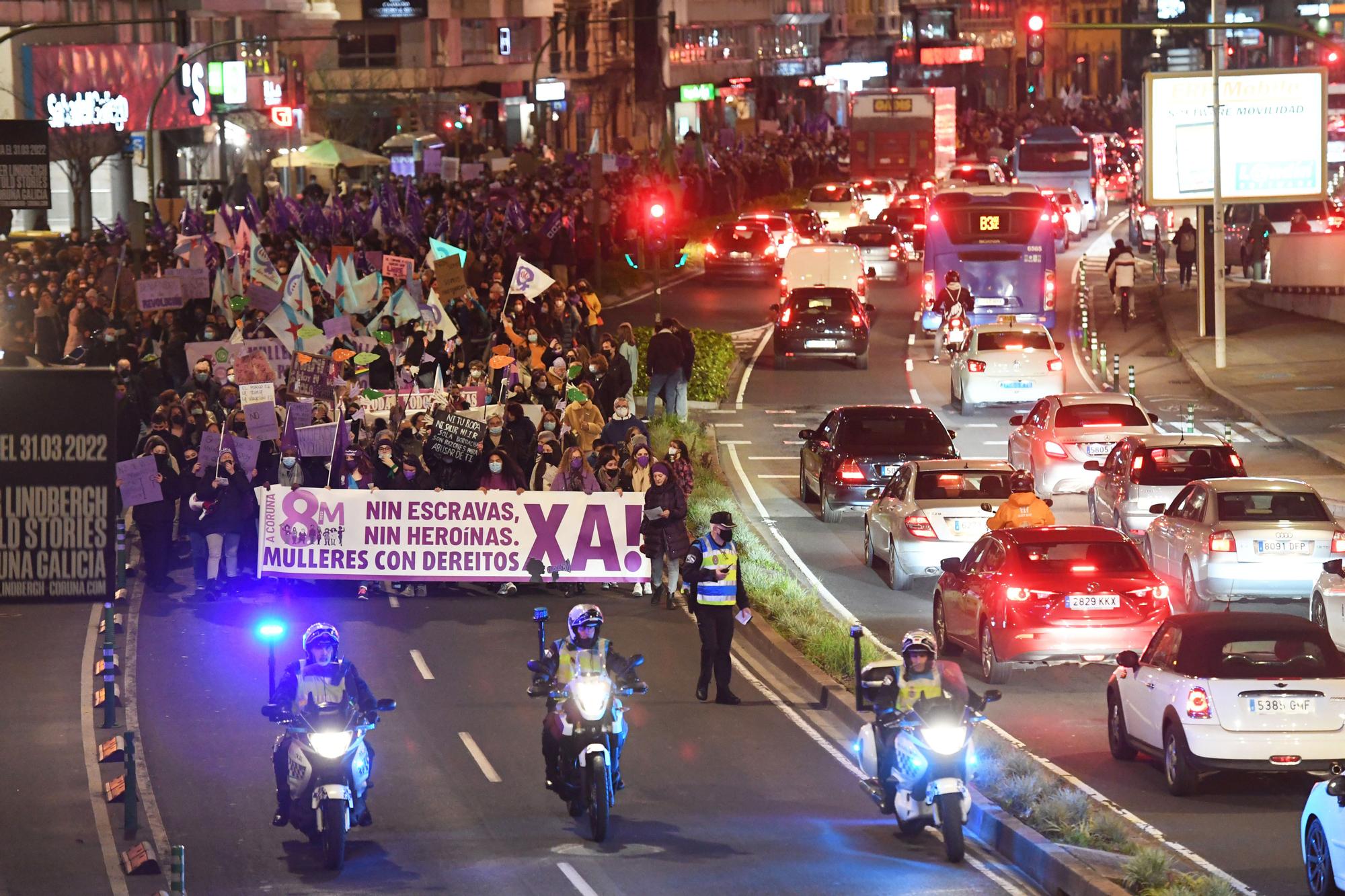 8M en A Coruña | Una marea violeta para reivindicar la igualdad