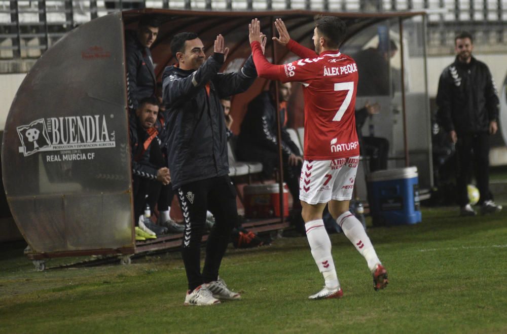 El Real Murcia vence frente al Cádiz