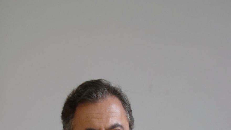El escritor y periodista Jose María de Loma.