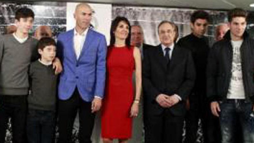 La familia Zidane, en su presentación como técnico del Madrid