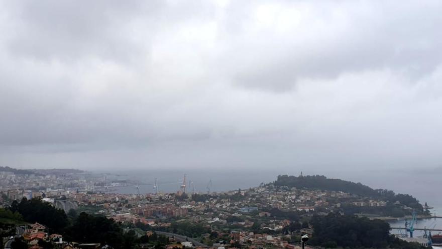 Cielos nublados sobre la ría de Vigo.