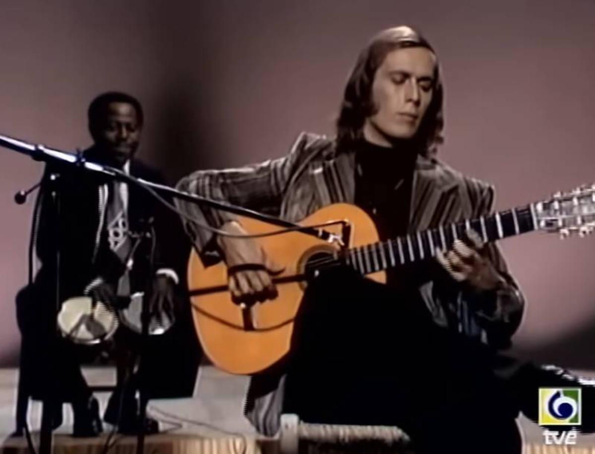 Paco de Lucia cantando 'Entre dos aguas'