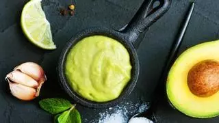 Aguacate saludable: prepara esta salsa con pocas calorías para acompañar a la comida