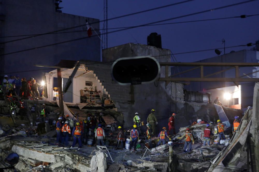 Las labores de rescate continúan el domingo 24 de septiembre.