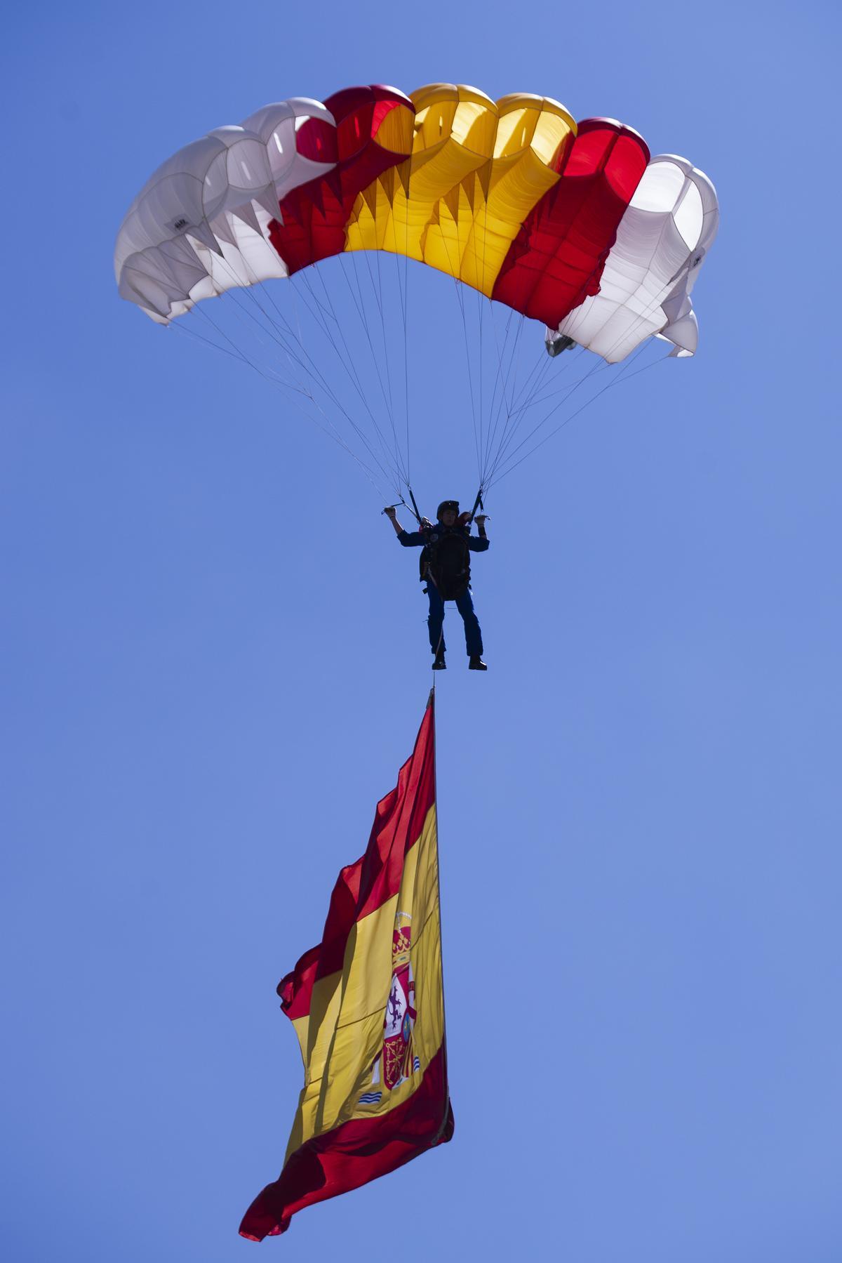 Celebración del Día de las Fuerzas Armadas en Granada.