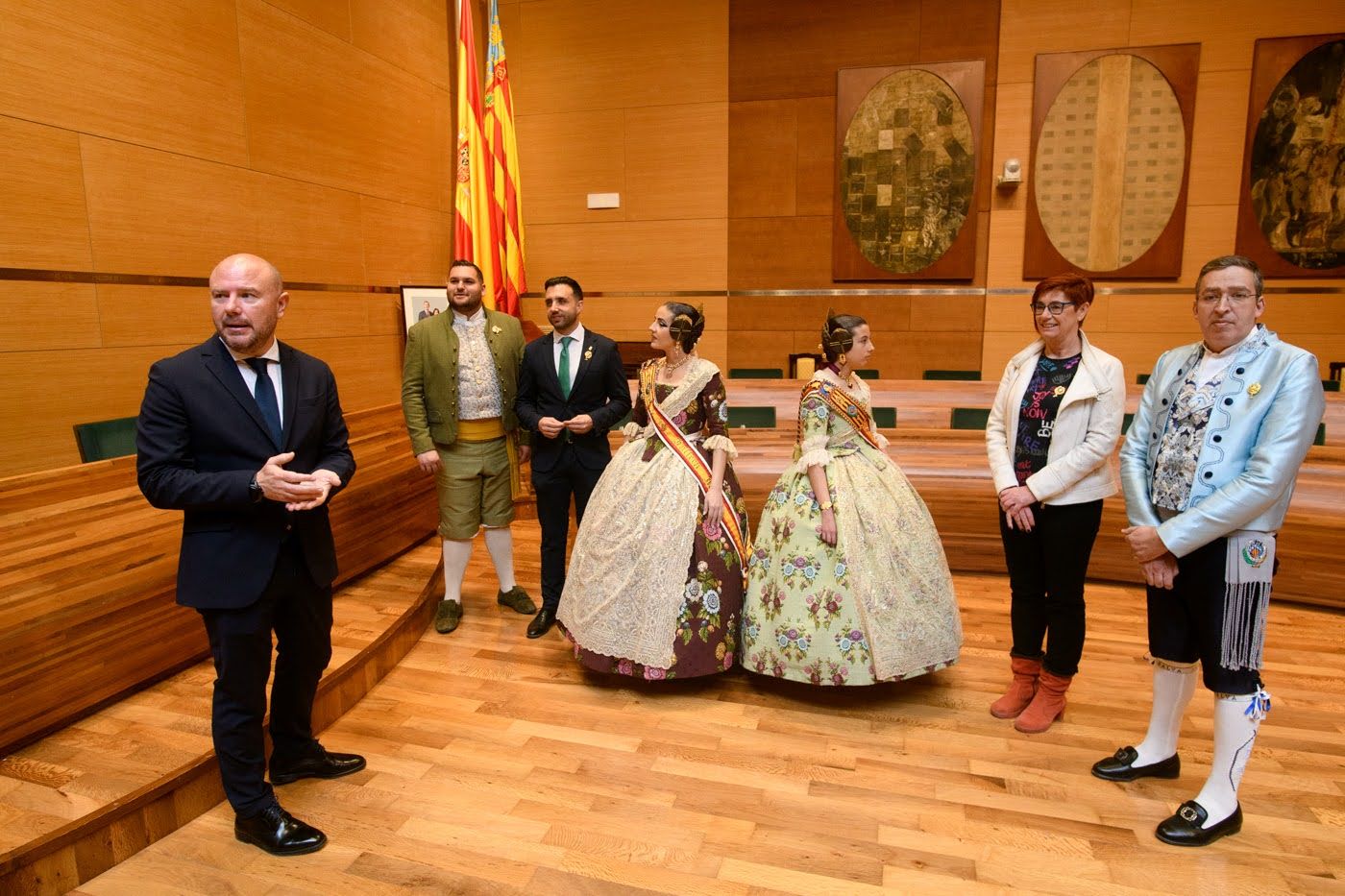 Las Falleras Mayores de Sagunt Claudia y Maite visitan la Diputación de Valencia