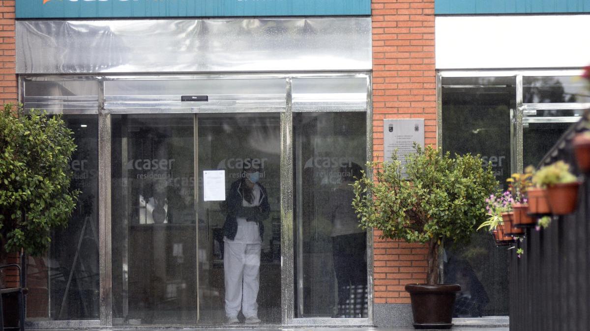 Entrada a la residencia Caser de Santo Ángel.