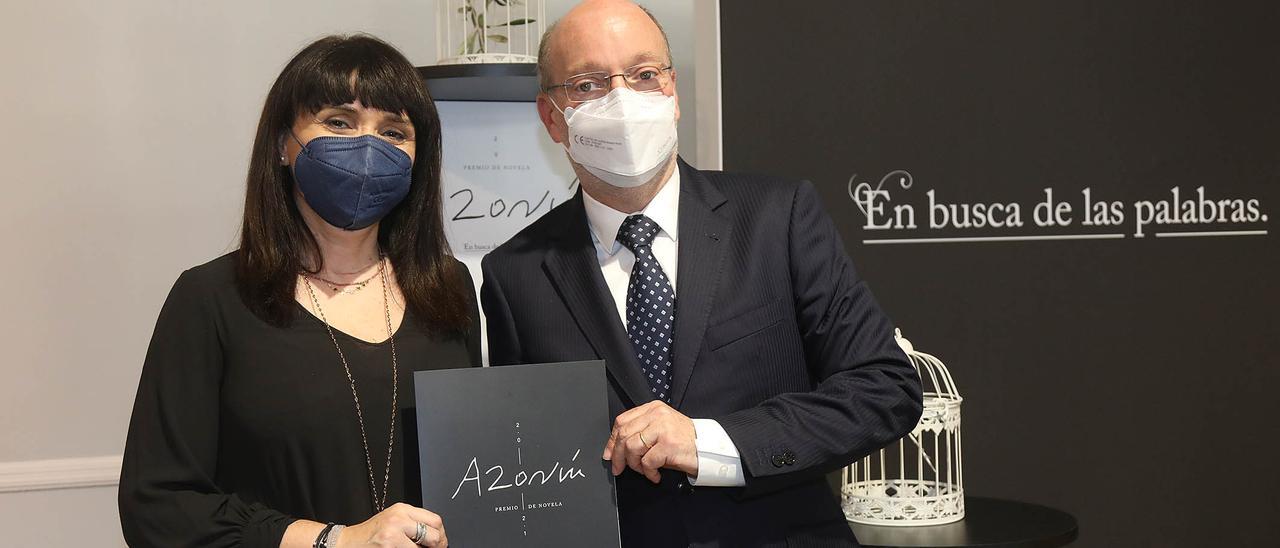 Julia Parra y Carlos Creuheras, en la presentación de la gala del Premio Azorín.