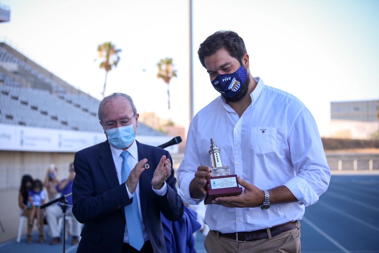 Borja Vivas es homenajeado de Málaga tras su retirada